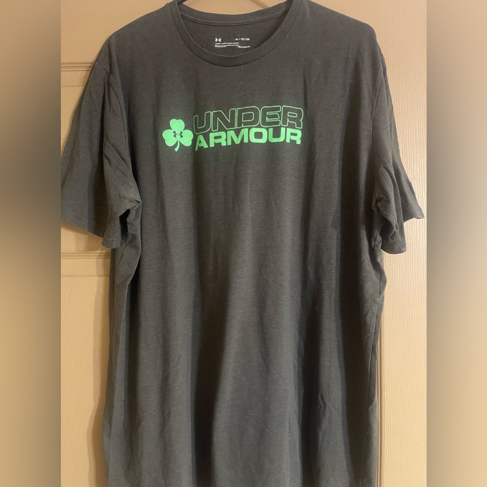 Men’s extra large xl under armor  short sleeve shirts.